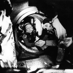 Rencontre entre les ÃƒÂ©quipages Apollo et Soyouz